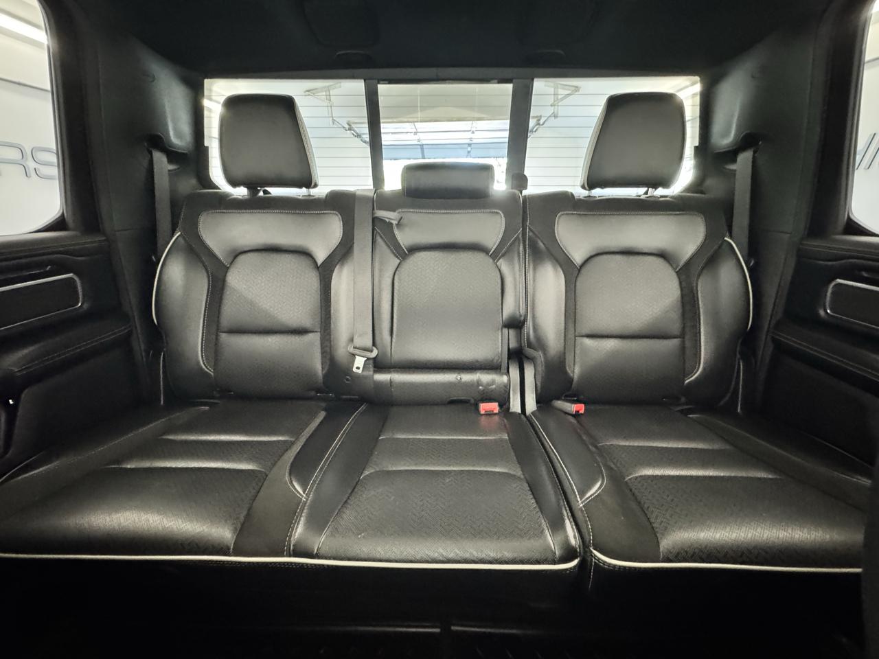 RAM 1500 Laramie 4x4 Crew Cab 5'7" Box 2021