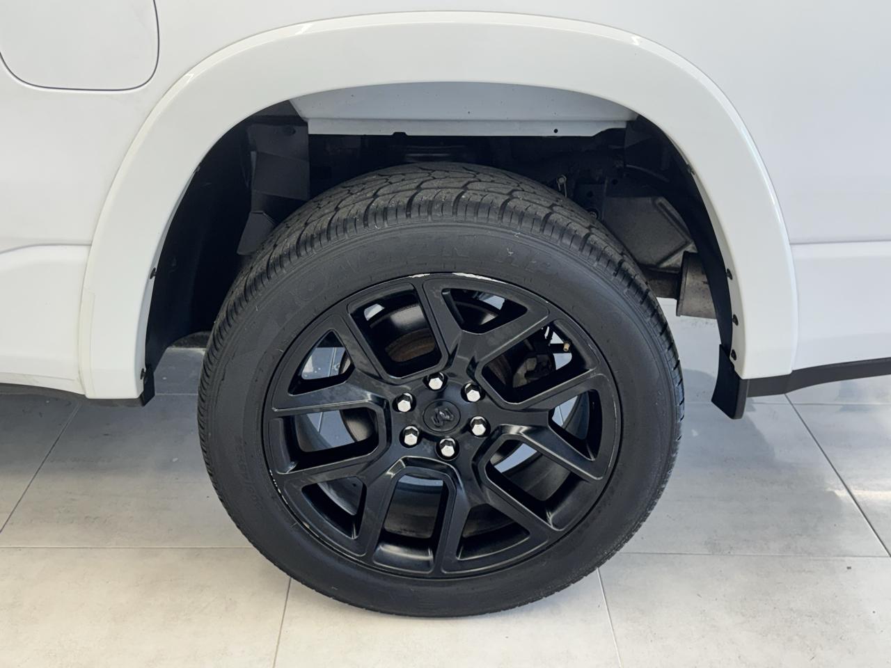 RAM 1500 Laramie 4x4 Crew Cab 5'7" Box 2021