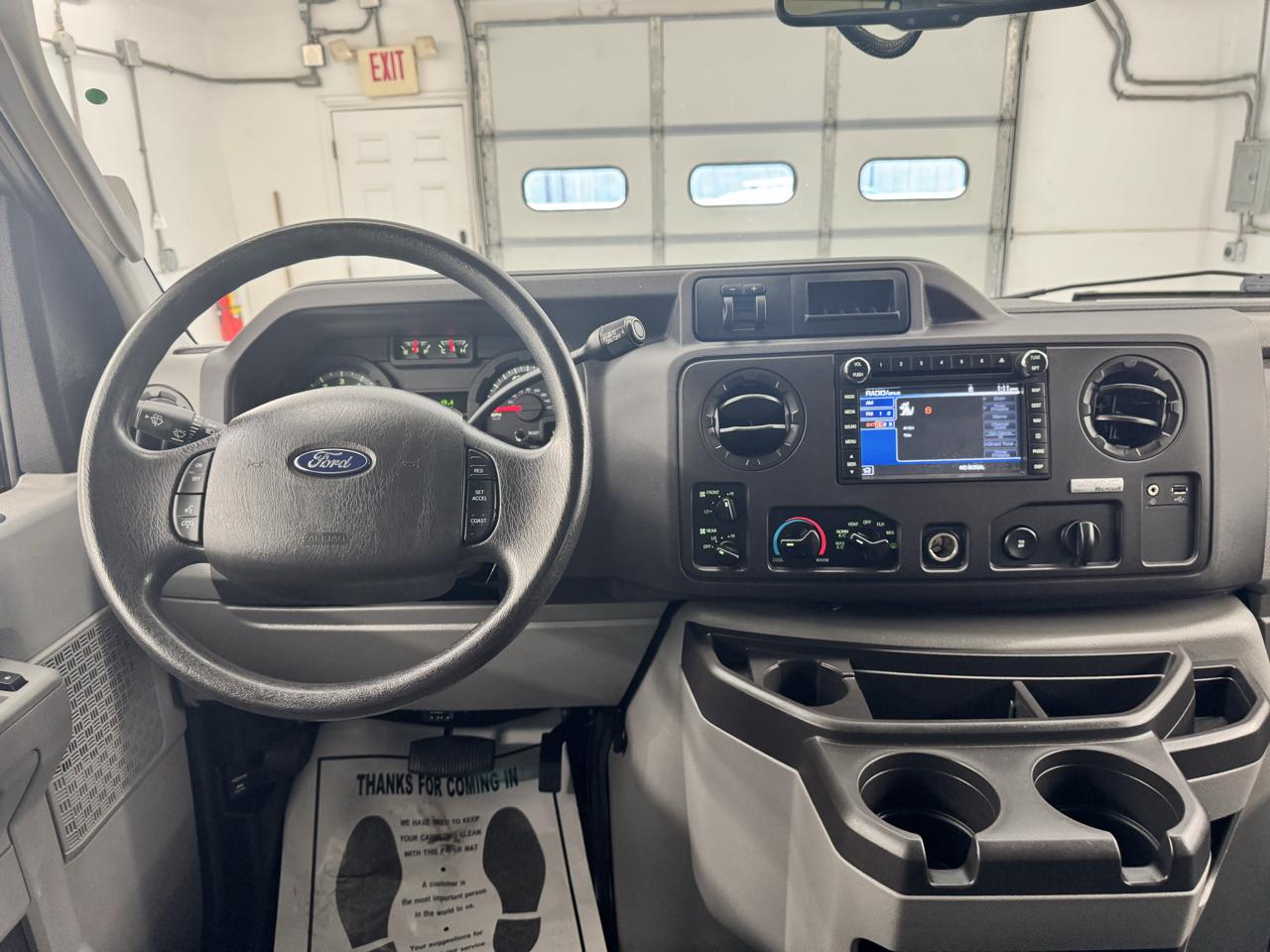 Ford Econoline Wagon E-350 Super Duty Ext XLT 2012