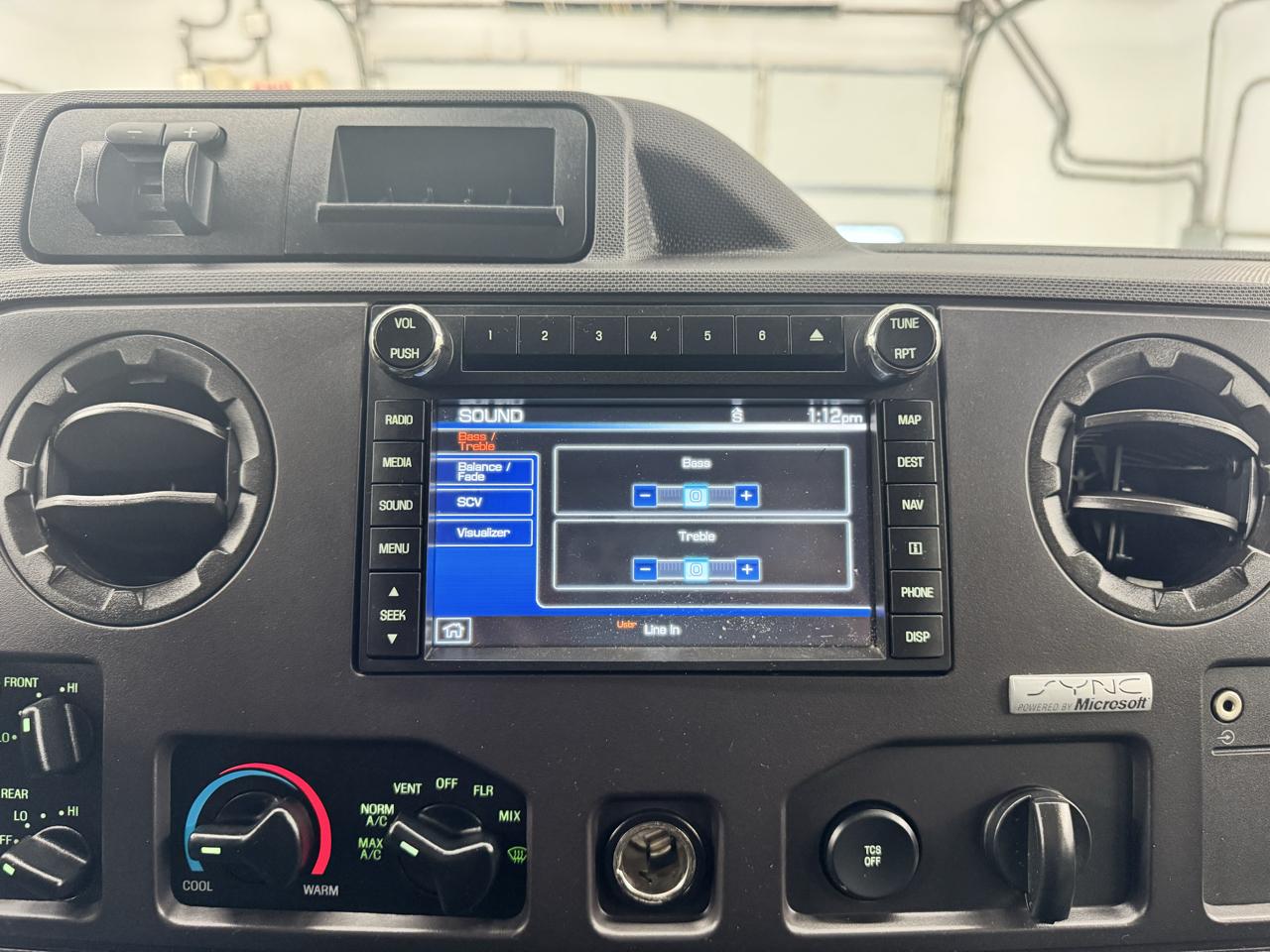 Ford Econoline Wagon E-350 Super Duty Ext XLT 2012