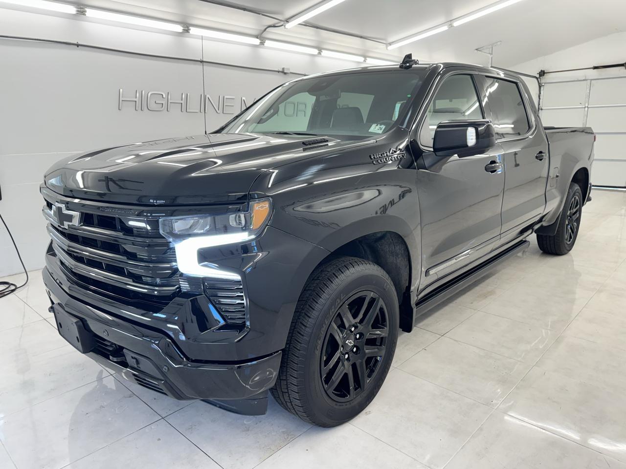 Chevrolet Silverado 1500 4WD Crew Cab 157" High Country 2025