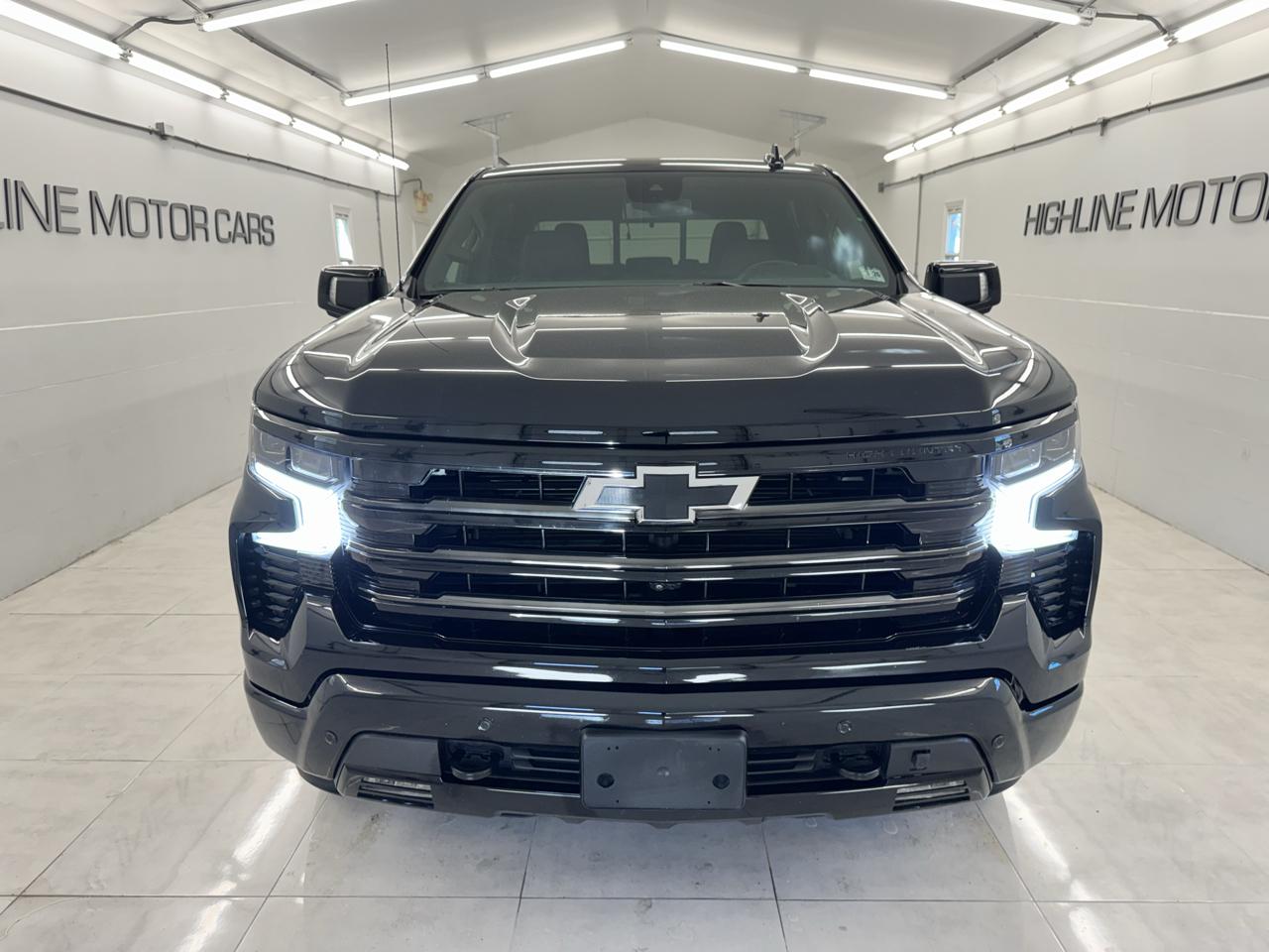 Chevrolet Silverado 1500 4WD Crew Cab 157" High Country 2025