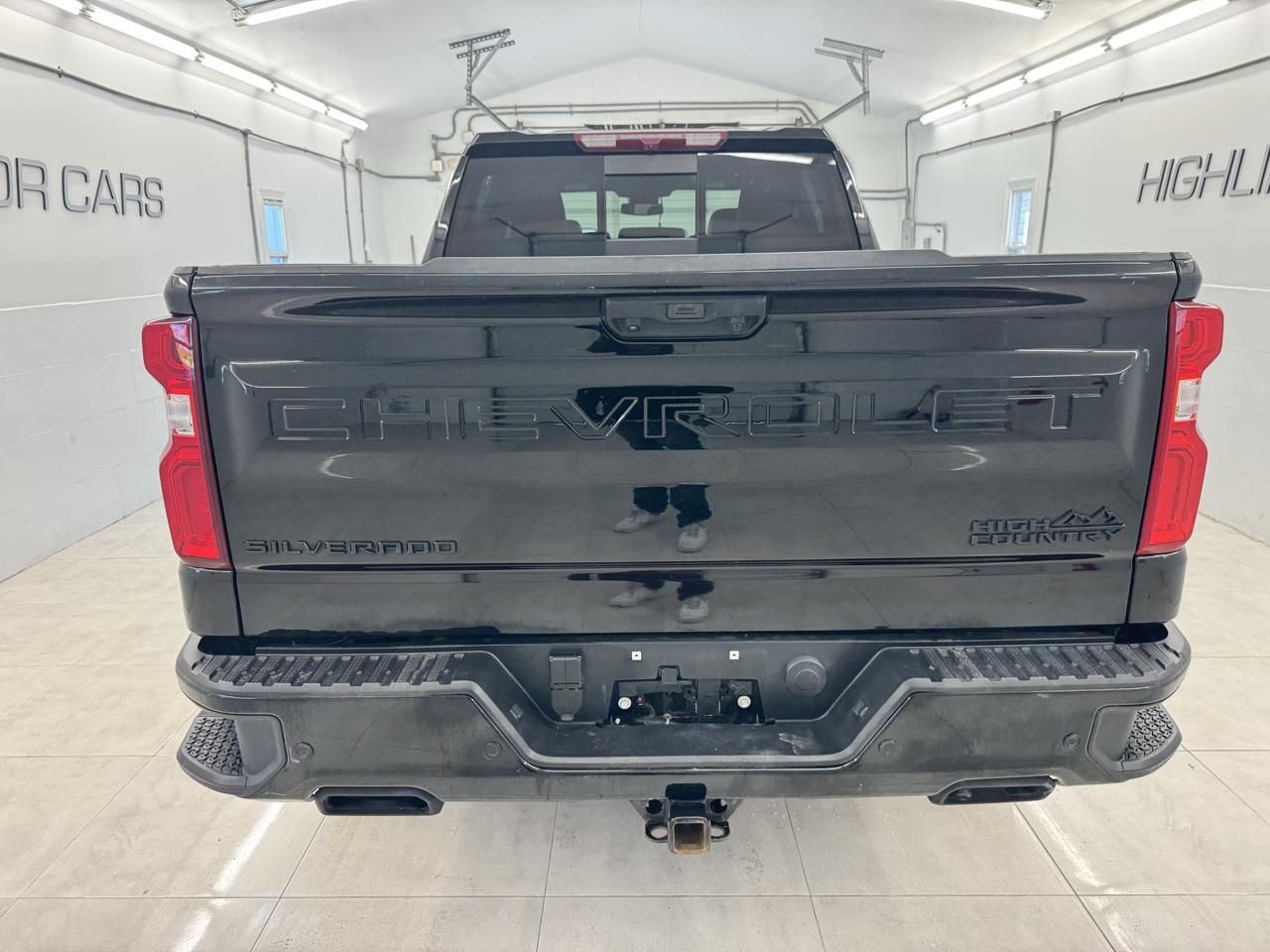 Chevrolet Silverado 1500 4WD Crew Cab 157" High Country 2025