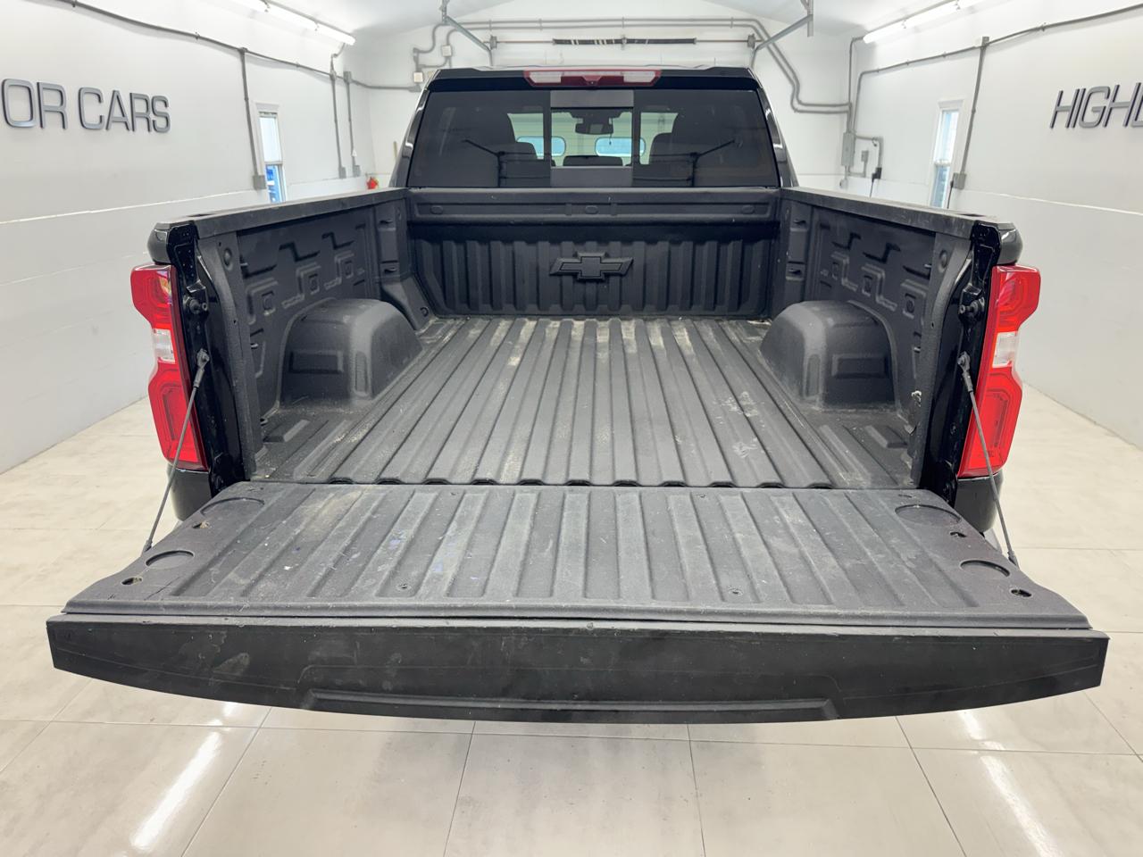 Chevrolet Silverado 1500 4WD Crew Cab 157" High Country 2025