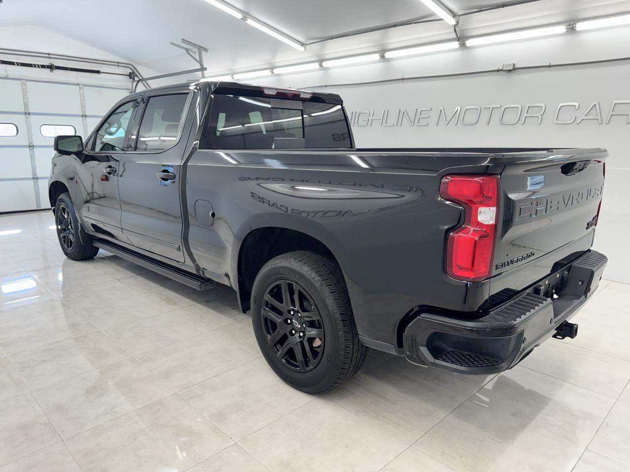 Chevrolet Silverado 1500 4WD Crew Cab 157" High Country 2025
