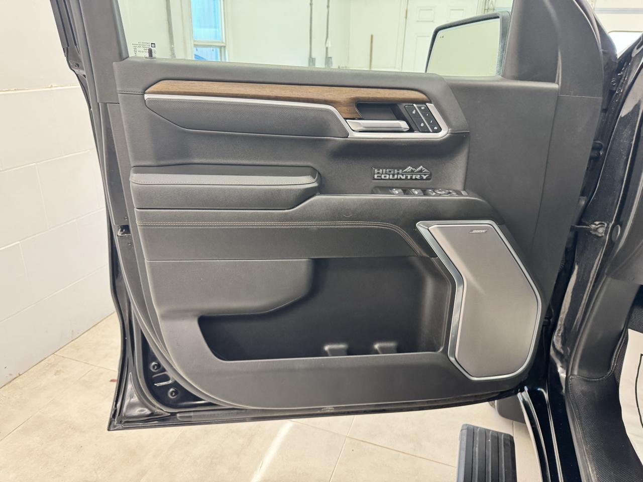 Chevrolet Silverado 1500 4WD Crew Cab 157" High Country 2025