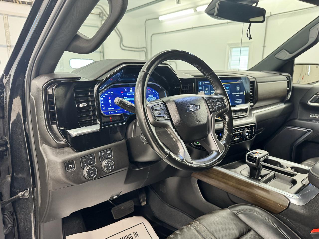 Chevrolet Silverado 1500 4WD Crew Cab 157" High Country 2025