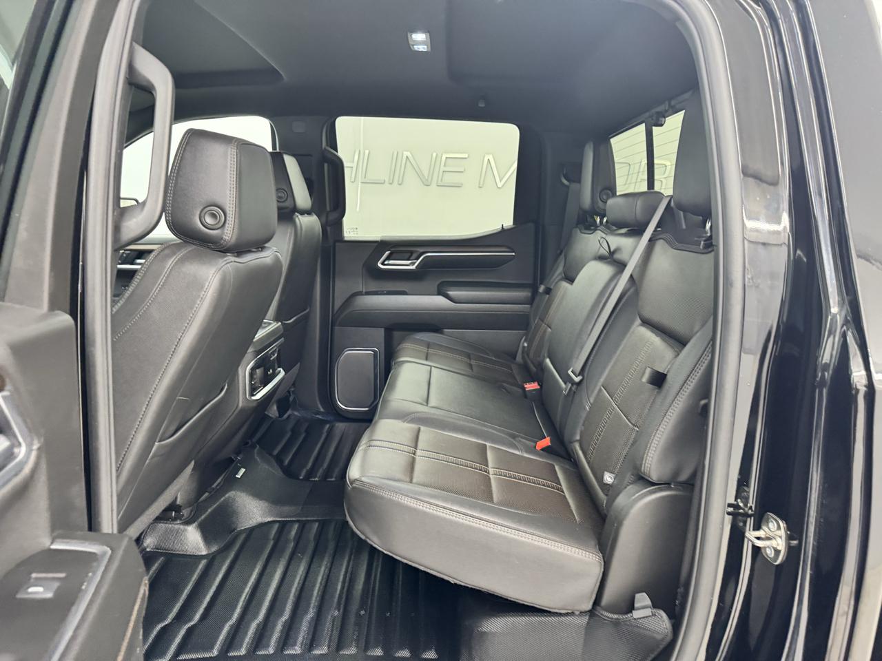 Chevrolet Silverado 1500 4WD Crew Cab 157" High Country 2025