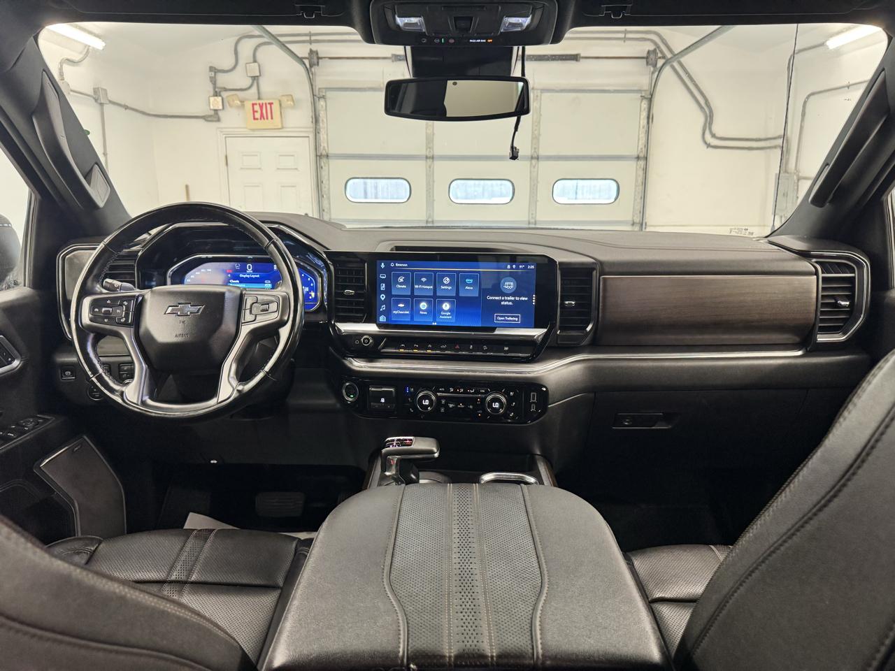 Chevrolet Silverado 1500 4WD Crew Cab 157" High Country 2025