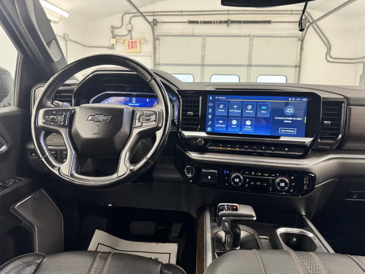 Chevrolet Silverado 1500 4WD Crew Cab 157" High Country 2025