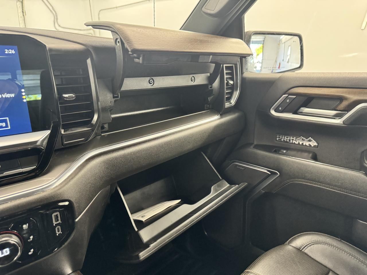Chevrolet Silverado 1500 4WD Crew Cab 157" High Country 2025