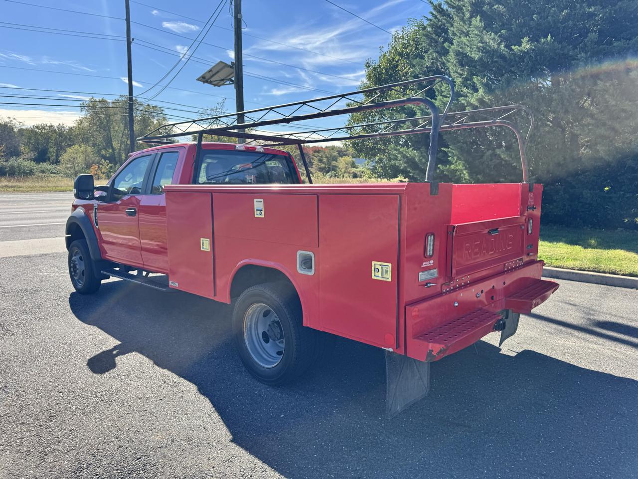 Ford Super Duty F-450 DRW XLT 4WD SuperCab 168" WB 60" CA XLT 2019