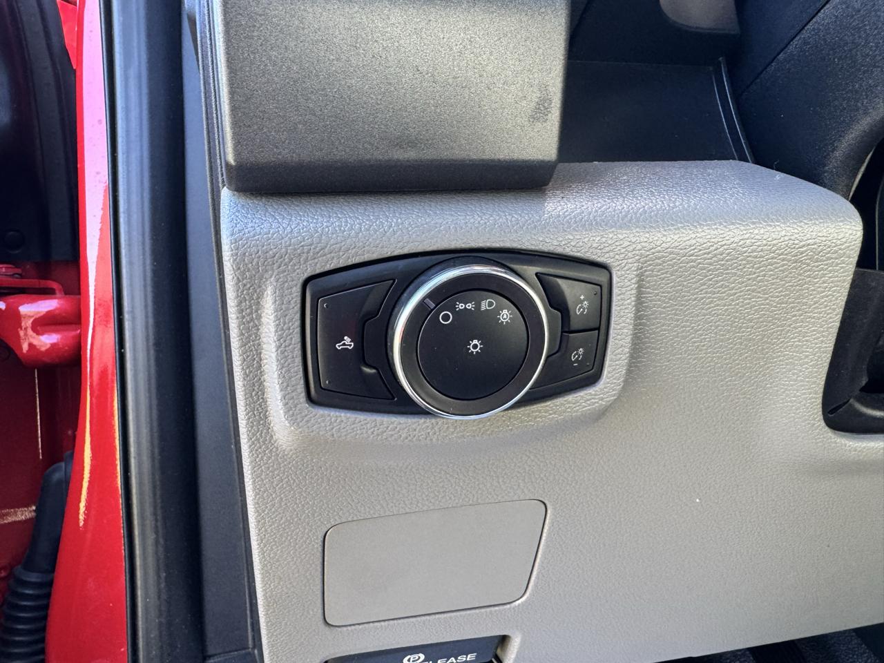 Ford Super Duty F-450 DRW XLT 4WD SuperCab 168" WB 60" CA XLT 2019