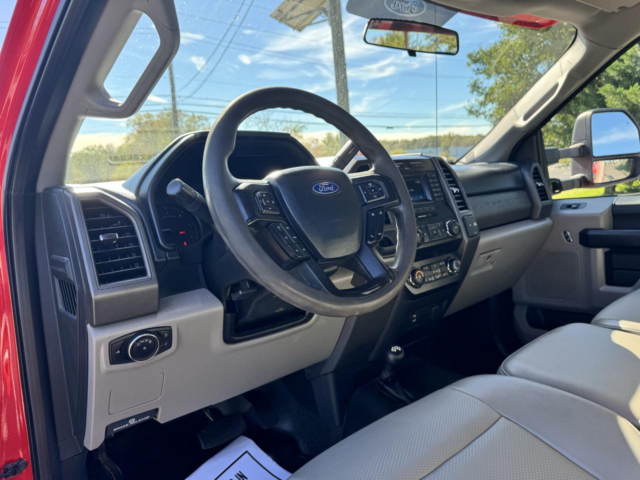 Ford Super Duty F-450 DRW XLT 4WD SuperCab 168" WB 60" CA XLT 2019