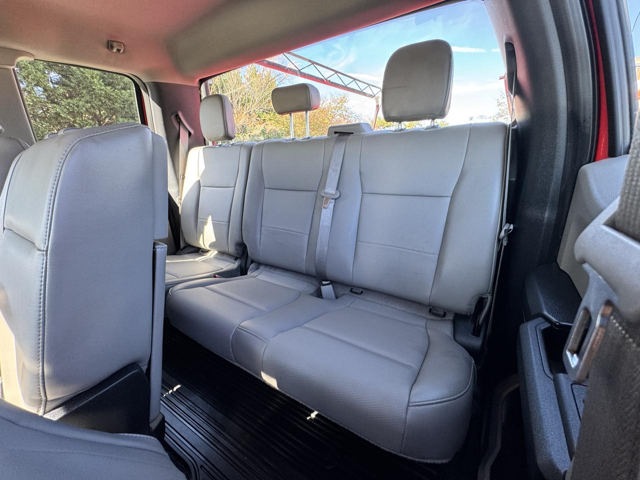 Ford Super Duty F-450 DRW XLT 4WD SuperCab 168" WB 60" CA XLT 2019
