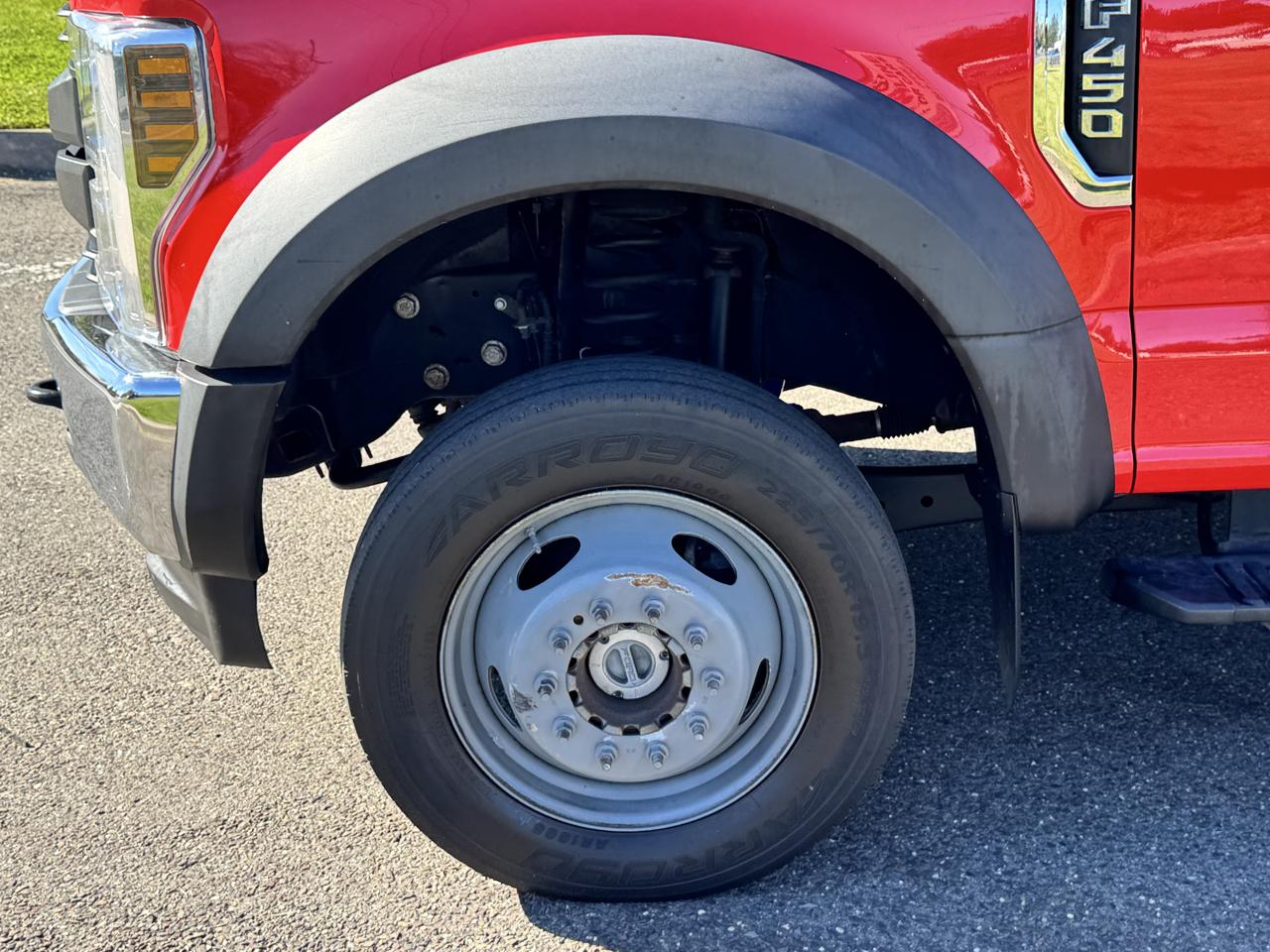 Ford Super Duty F-450 DRW XLT 4WD SuperCab 168" WB 60" CA XLT 2019