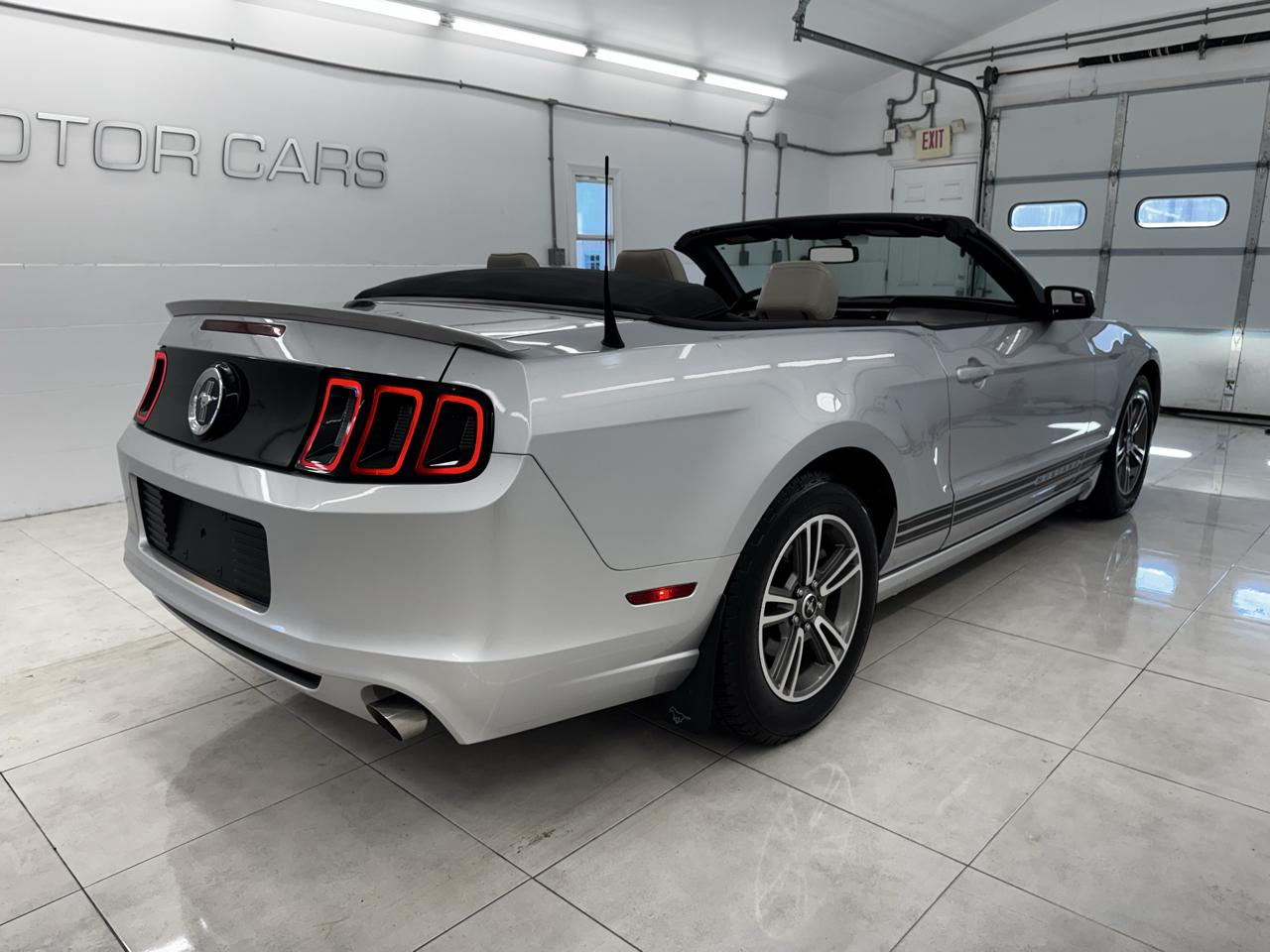 Ford Mustang 2dr Conv V6 2013