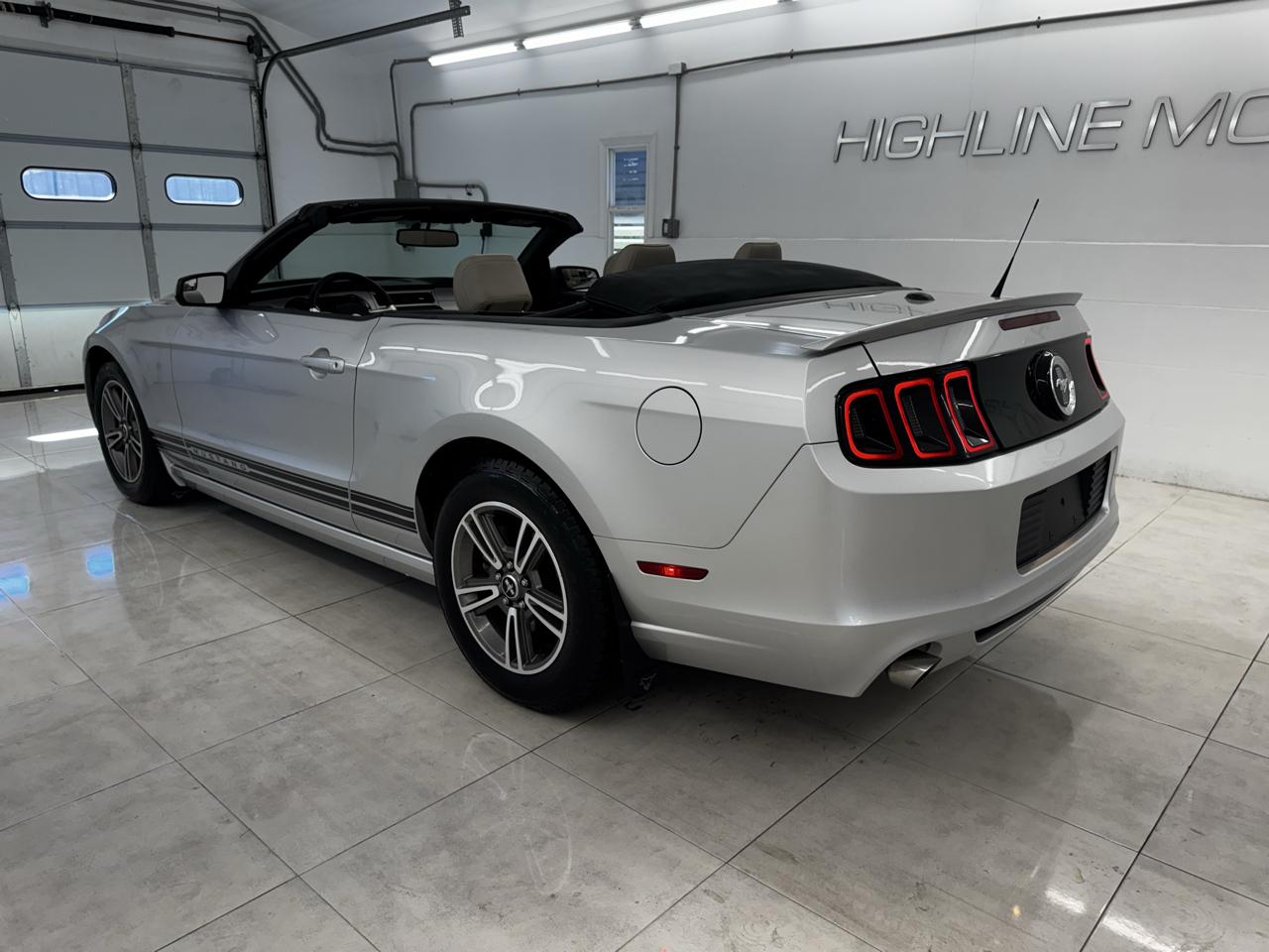 Ford Mustang 2dr Conv V6 2013