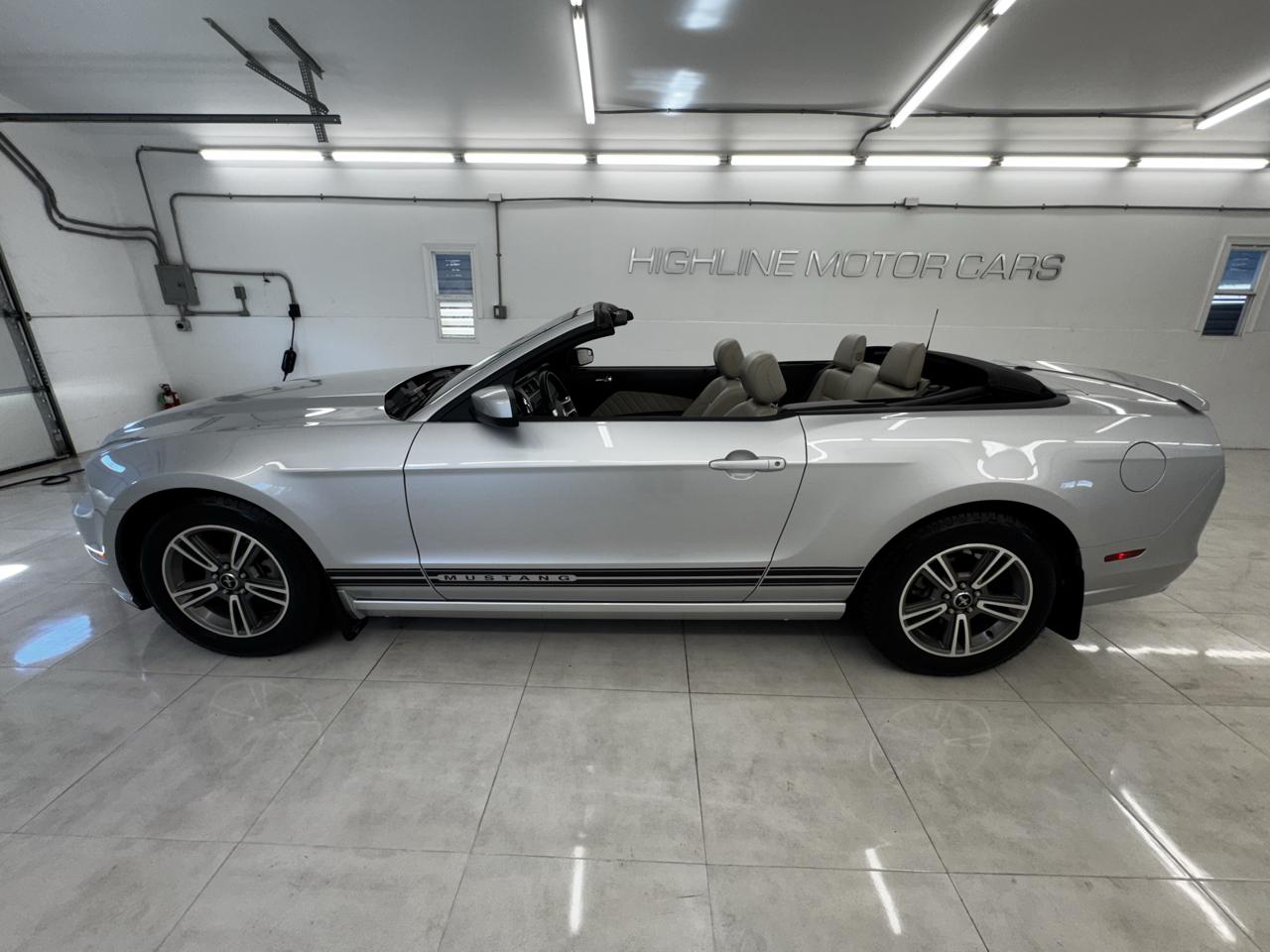 Ford Mustang 2dr Conv V6 2013