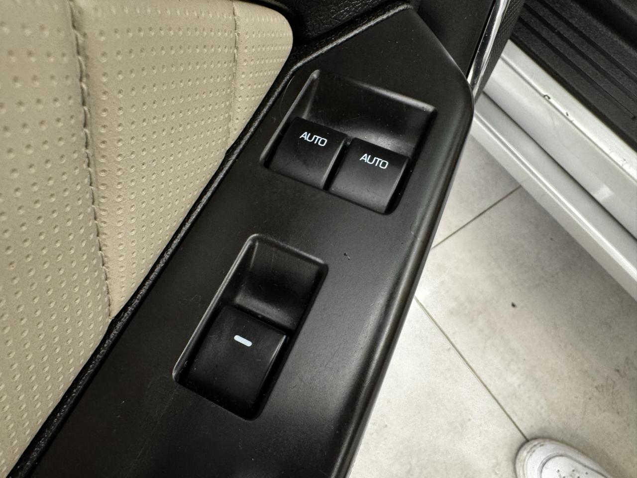 Ford Mustang 2dr Conv V6 2013