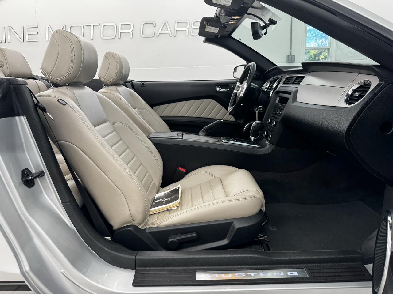 Ford Mustang 2dr Conv V6 2013