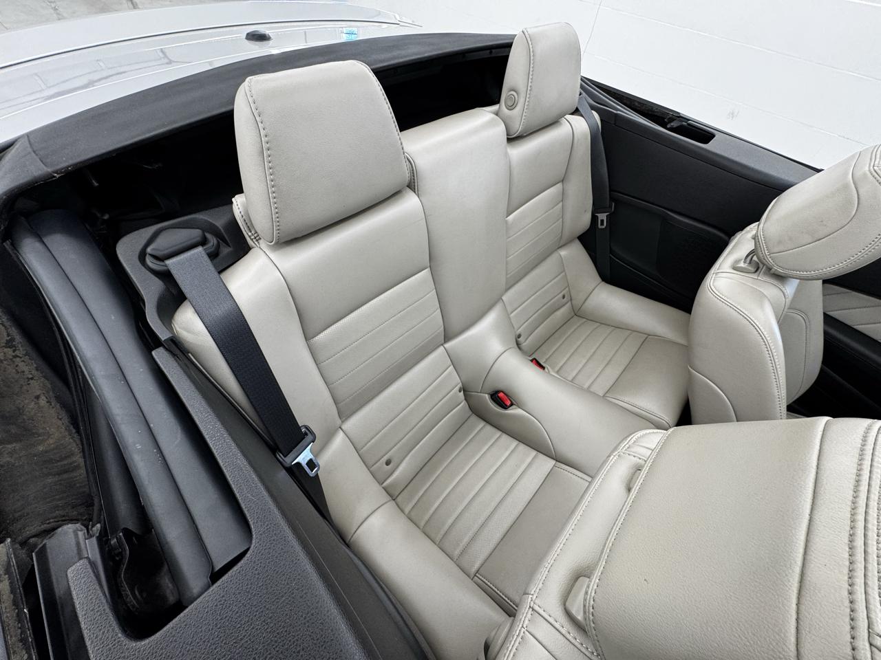 Ford Mustang 2dr Conv V6 2013