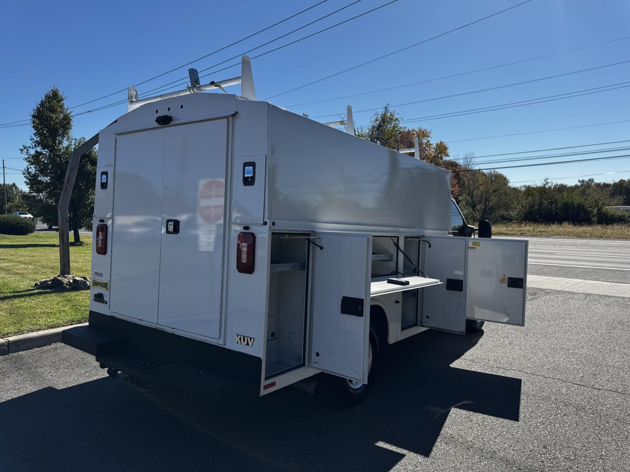 Ford E-Series Cutaway E-350 SRW 138" WB 2022