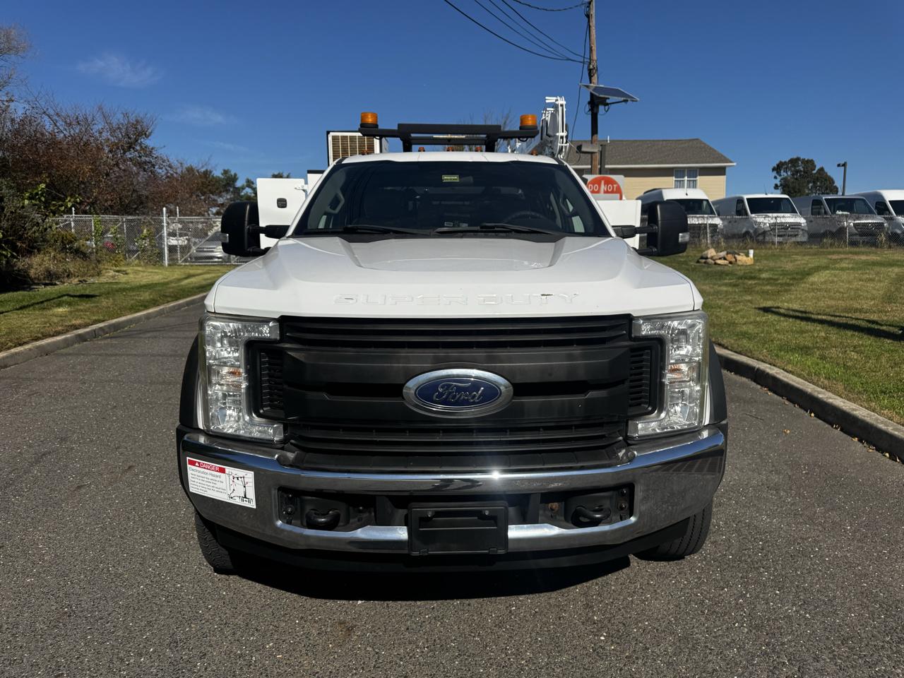 Ford Super Duty F-550 DRW Lariat 2WD SuperCab 168" WB 60" CA 2017