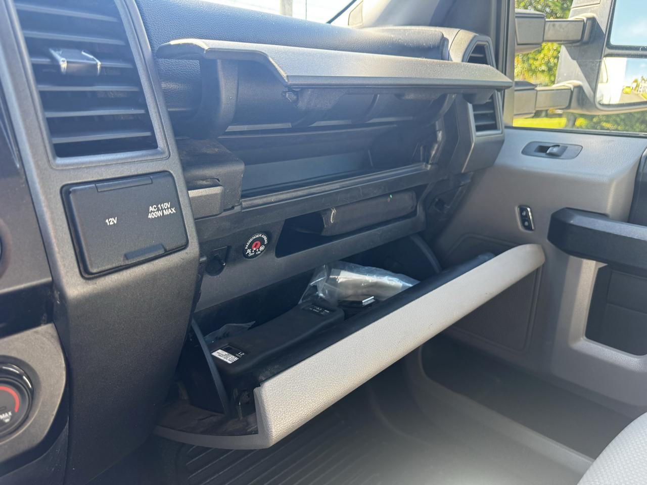 Ford Super Duty F-550 DRW Lariat 2WD SuperCab 168" WB 60" CA 2017