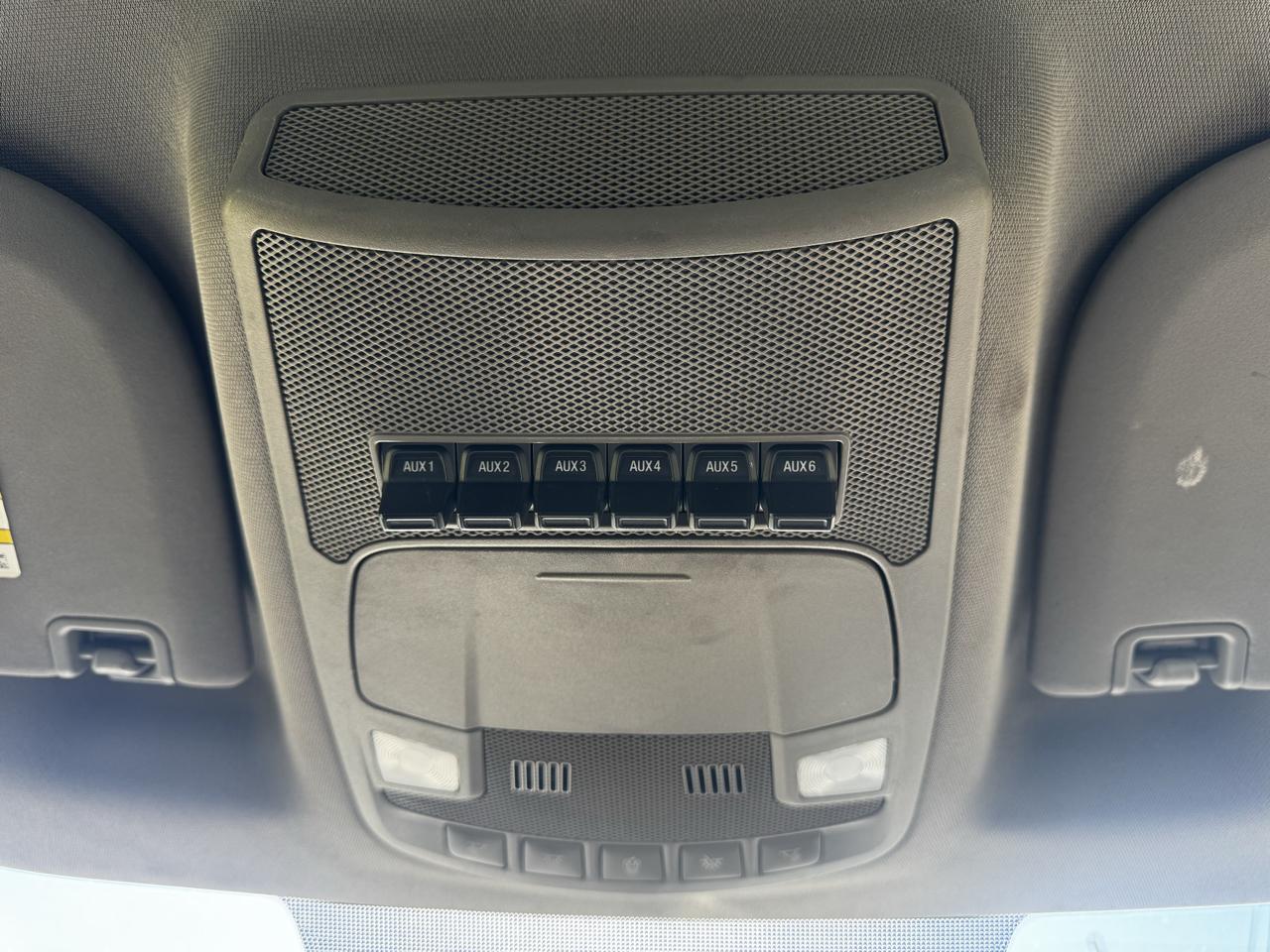 Ford Super Duty F-550 DRW Lariat 2WD SuperCab 168" WB 60" CA 2017