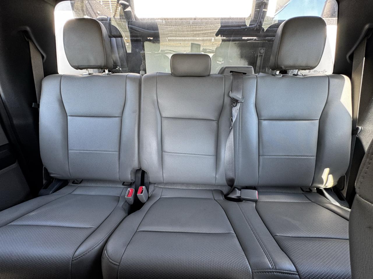 Ford Super Duty F-550 DRW Lariat 2WD SuperCab 168" WB 60" CA 2017