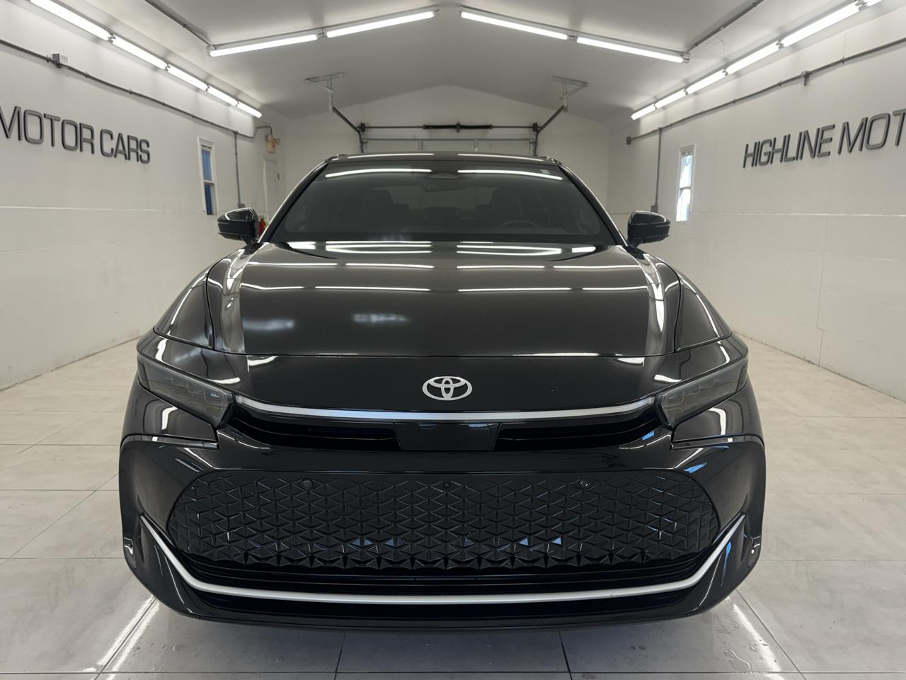 Toyota Crown Limited AWD (Natl) 2023