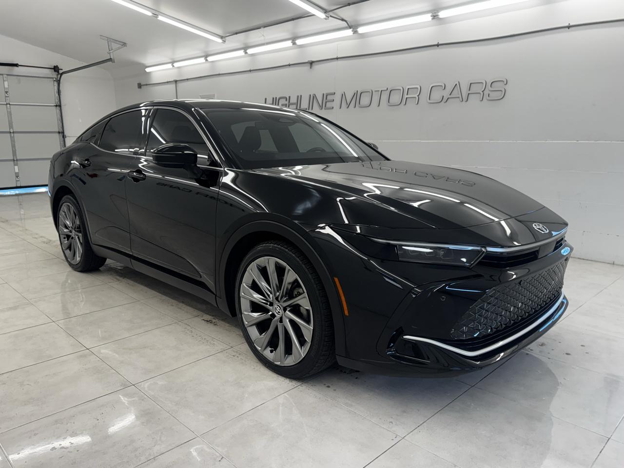 Toyota Crown Limited AWD (Natl) 2023