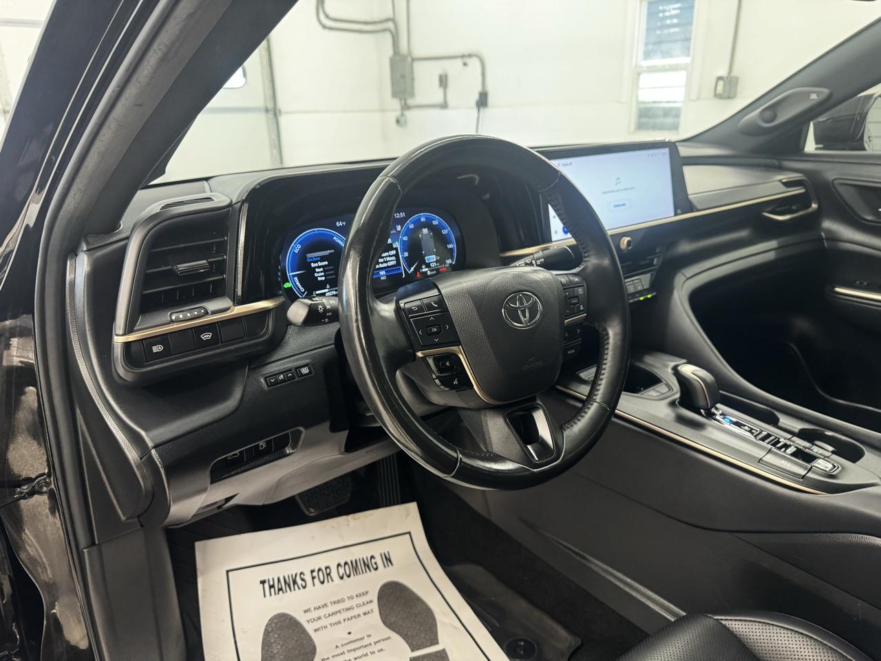 Toyota Crown Limited AWD (Natl) 2023
