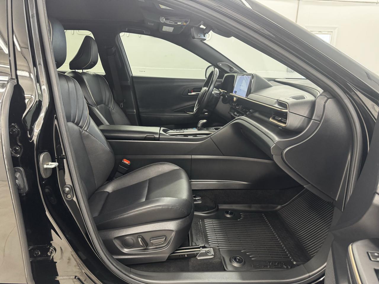 Toyota Crown Limited AWD (Natl) 2023
