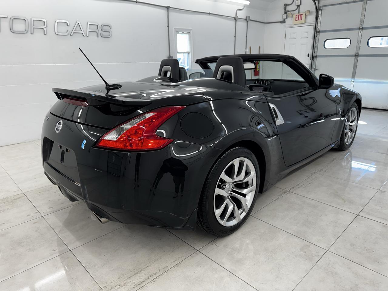 Nissan 370Z 2dr Roadster Manual Touring 2012