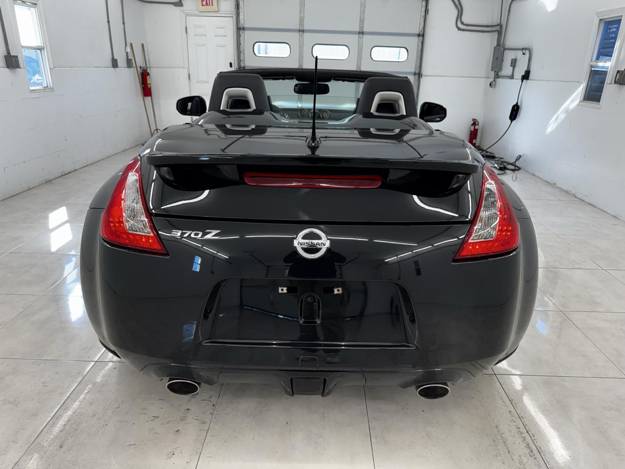 Nissan 370Z 2dr Roadster Manual Touring 2012