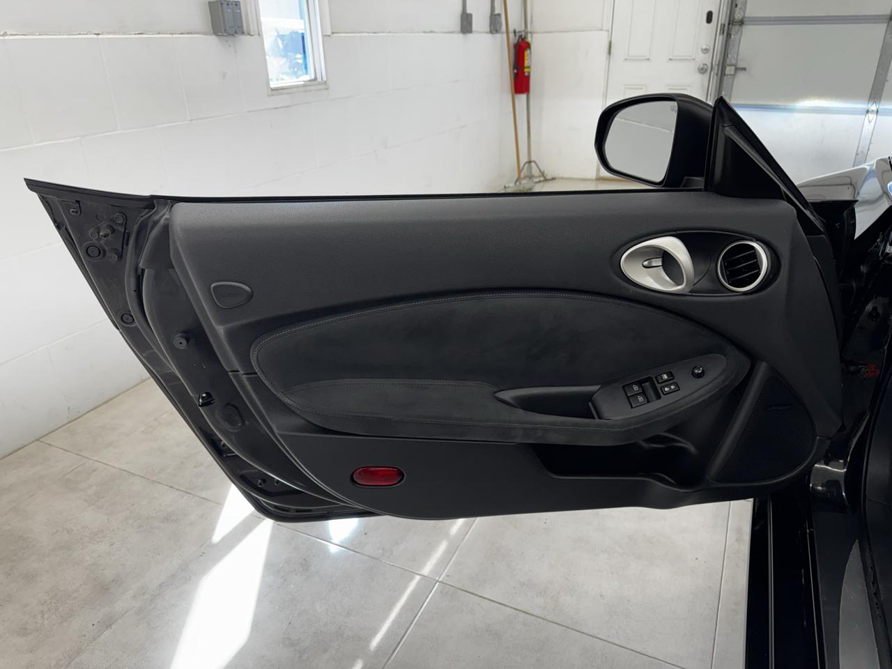 Nissan 370Z 2dr Roadster Manual Touring 2012