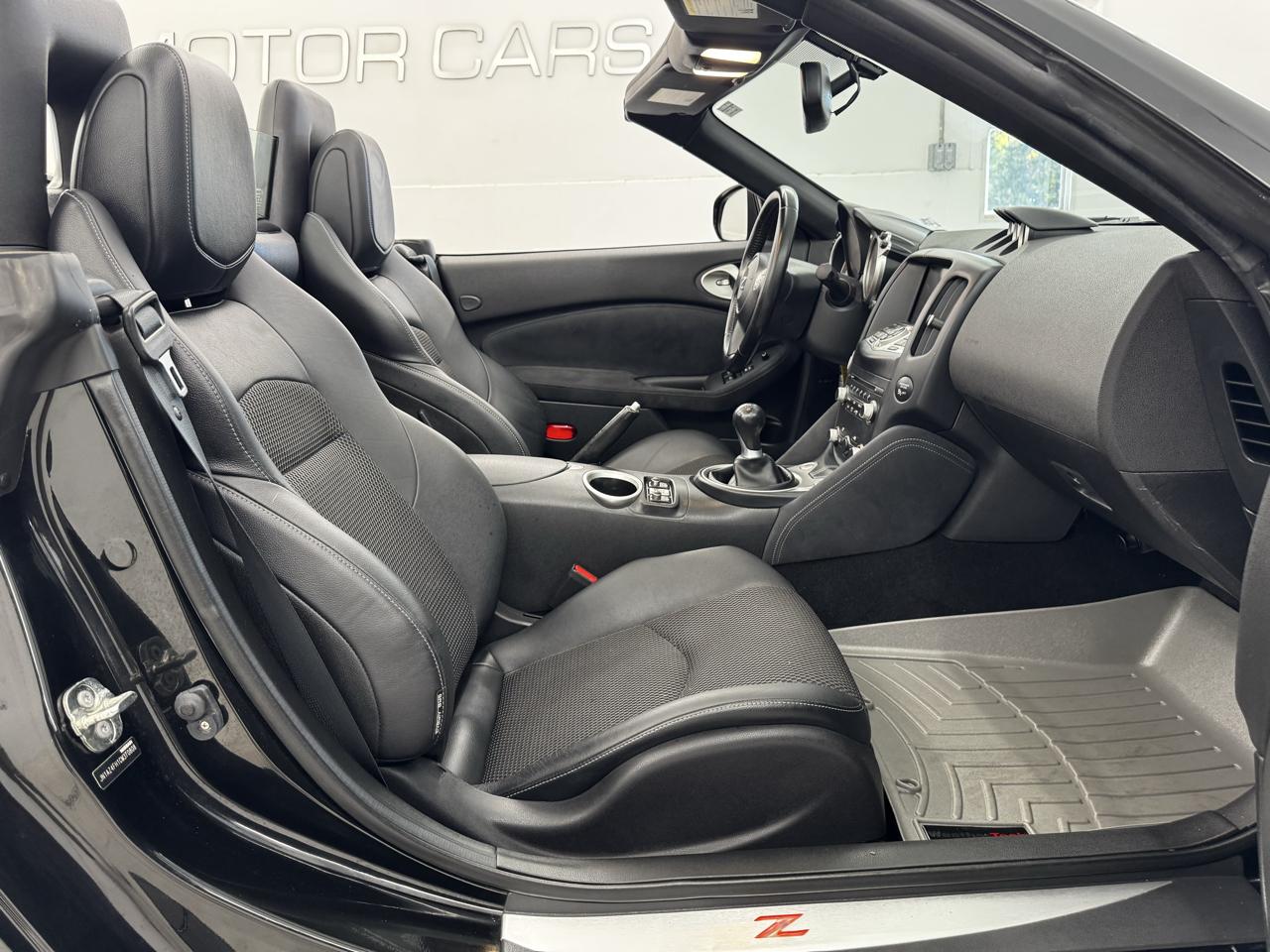 Nissan 370Z 2dr Roadster Manual Touring 2012