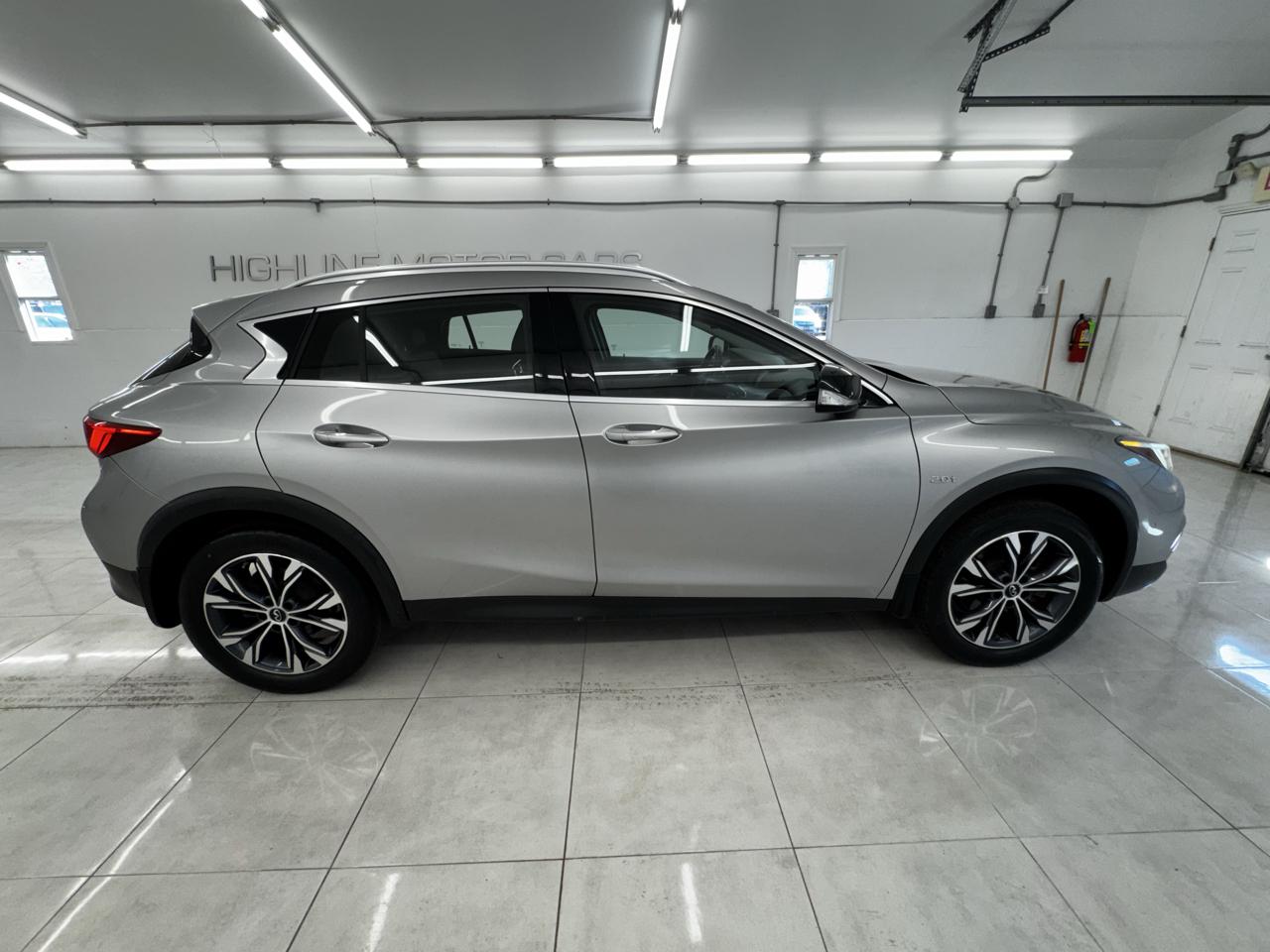 Infiniti QX30 Premium AWD 2018