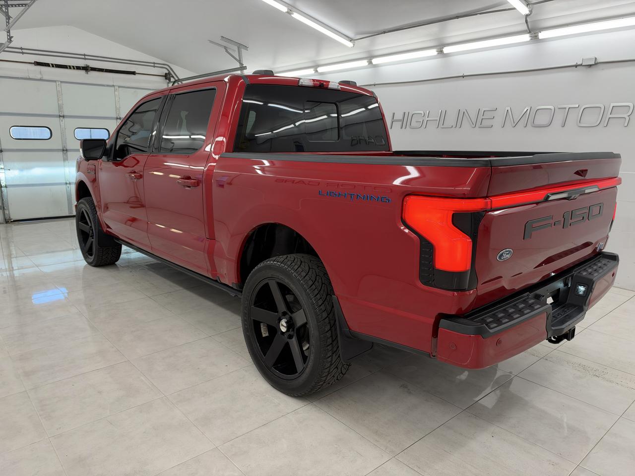 Ford F-150 Lightning Platinum 4WD SuperCrew 5.5' Box 2023