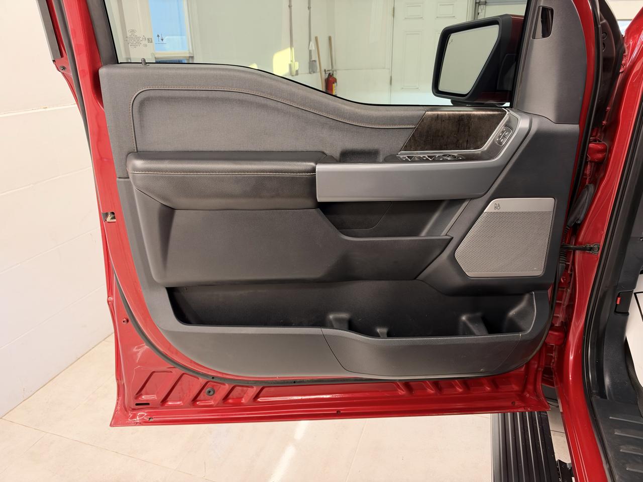 Ford F-150 Lightning Platinum 4WD SuperCrew 5.5' Box 2023