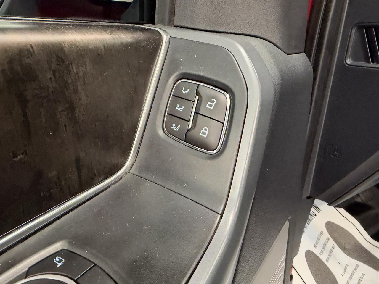 Ford F-150 Lightning Platinum 4WD SuperCrew 5.5' Box 2023