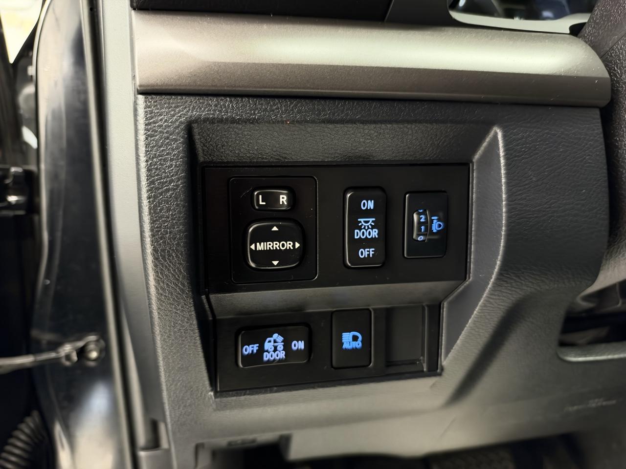 Toyota Tundra 4WD TRD Pro Double Cab 6.5' Bed 5.7L (Natl) 2020