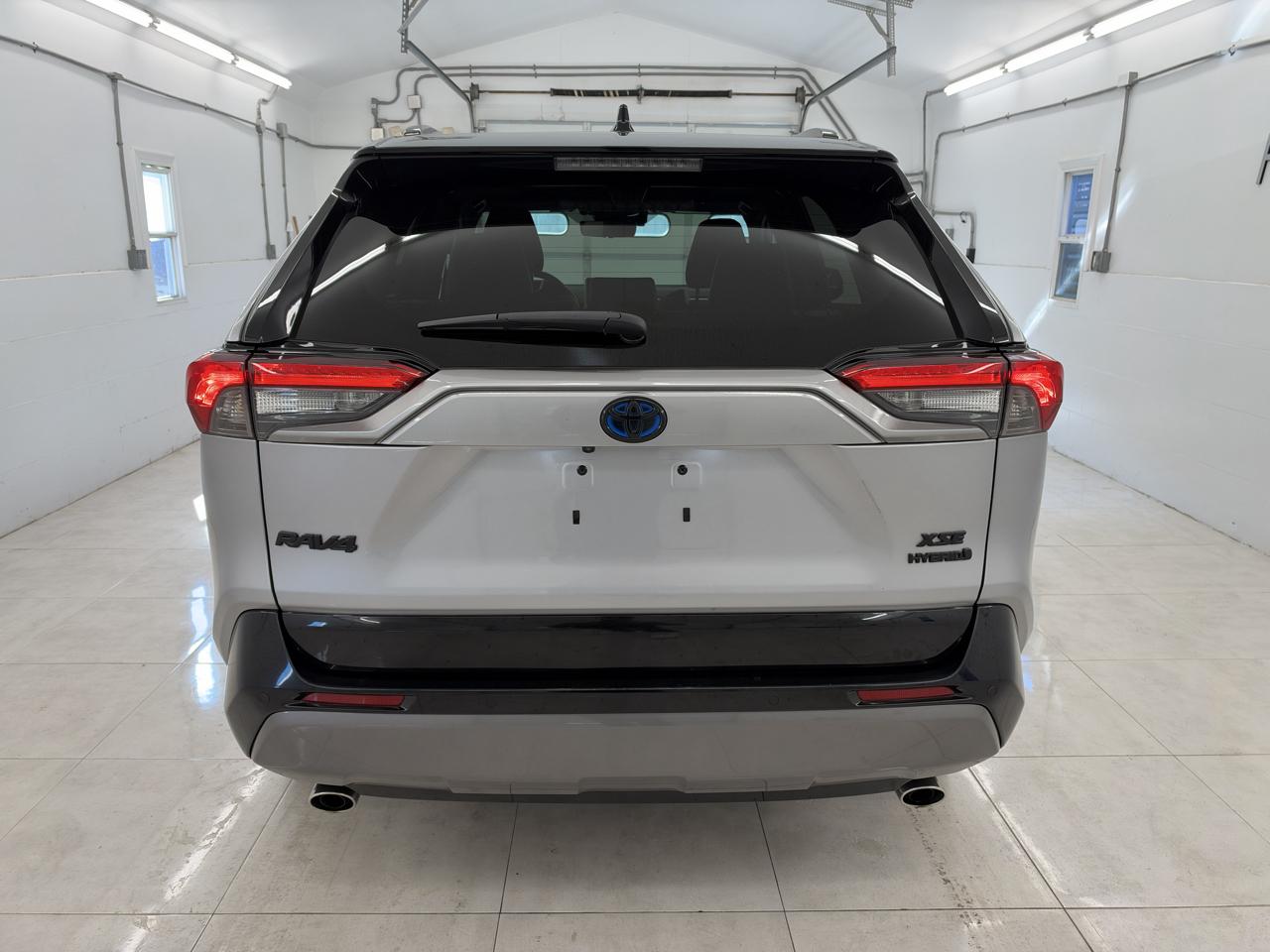 Toyota RAV4 Hybrid XSE AWD (Natl) 2021