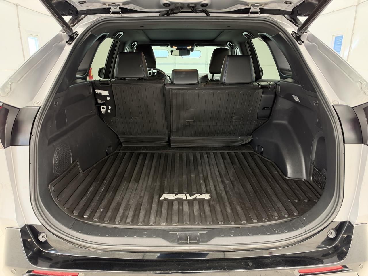 Toyota RAV4 Hybrid XSE AWD (Natl) 2021