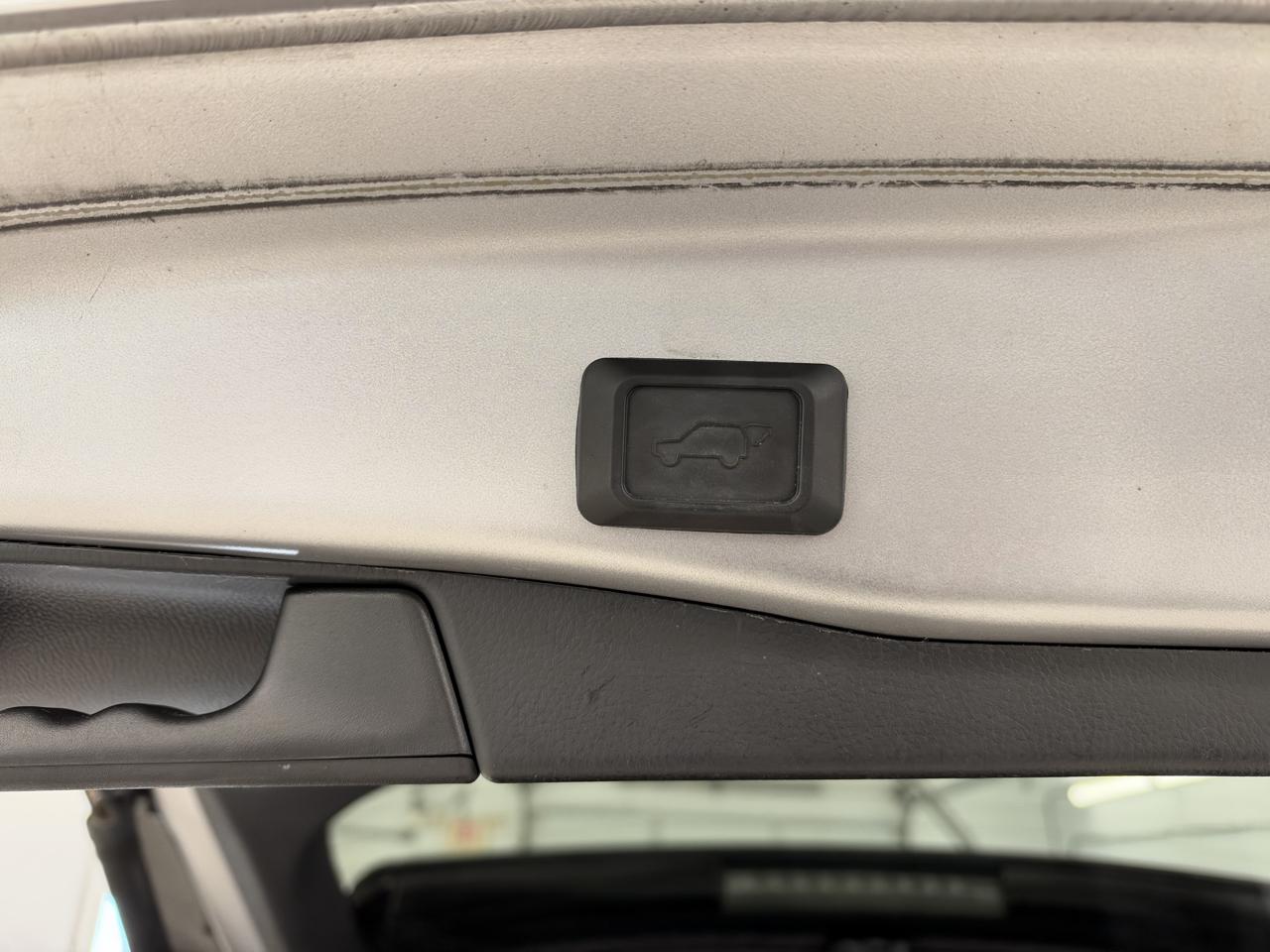 Toyota RAV4 Hybrid XSE AWD (Natl) 2021