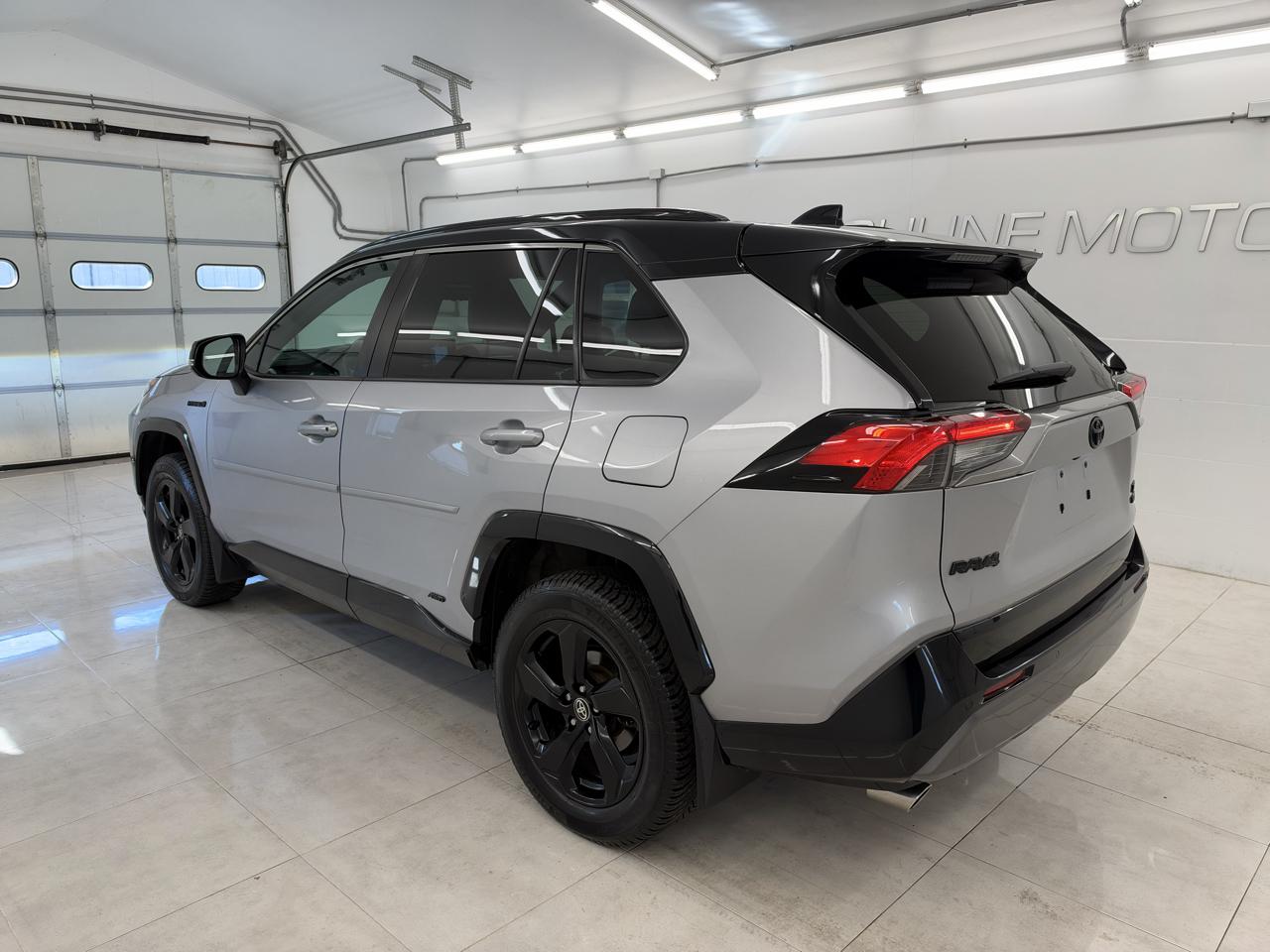 Toyota RAV4 Hybrid XSE AWD (Natl) 2021