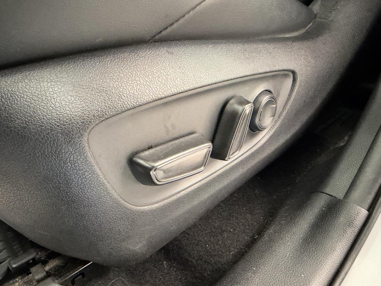 Toyota RAV4 Hybrid XSE AWD (Natl) 2021
