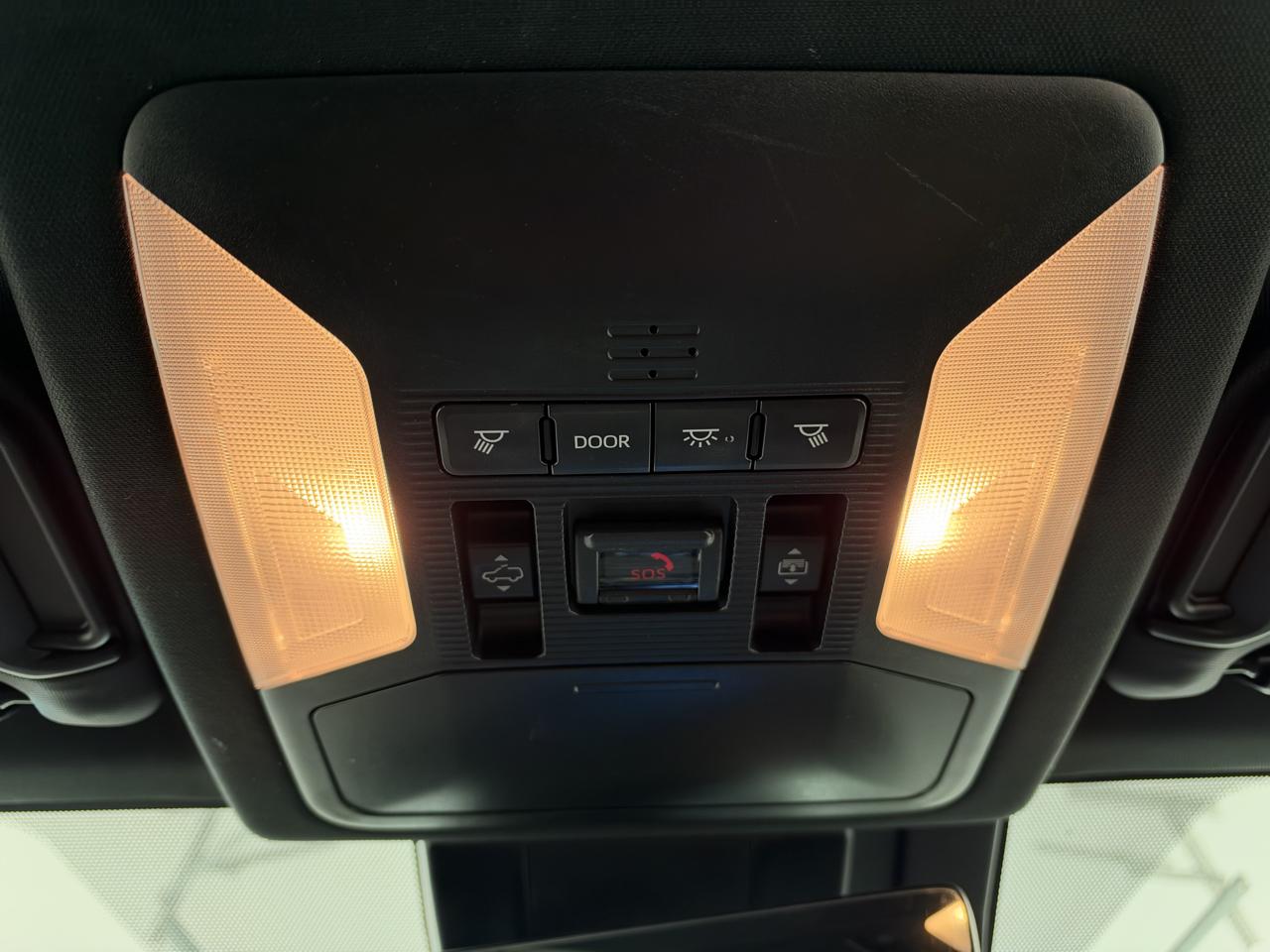 Toyota RAV4 Hybrid XSE AWD (Natl) 2021